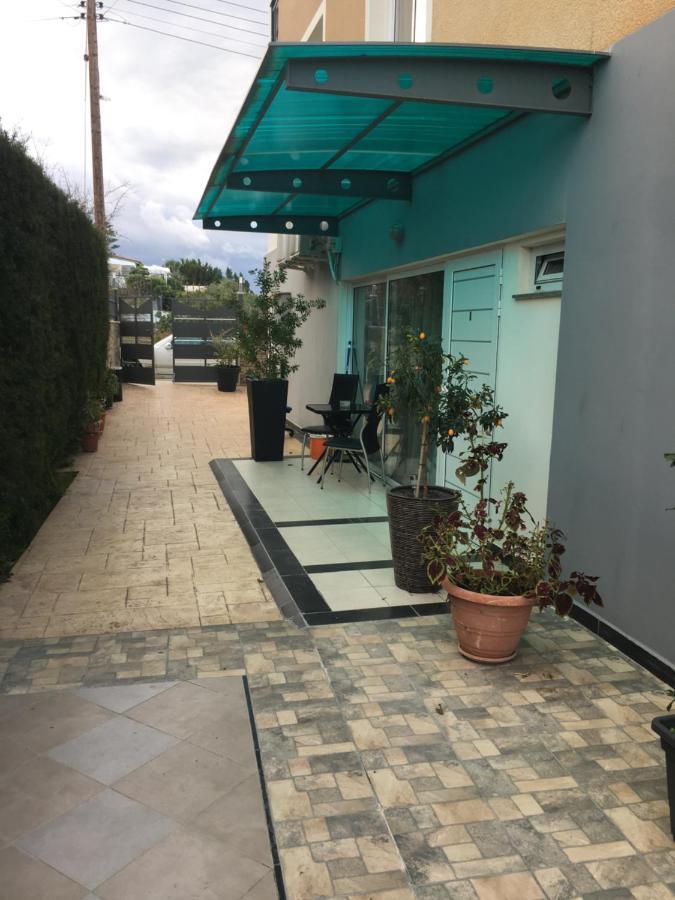 Livadia Studio Пафос Экстерьер фото