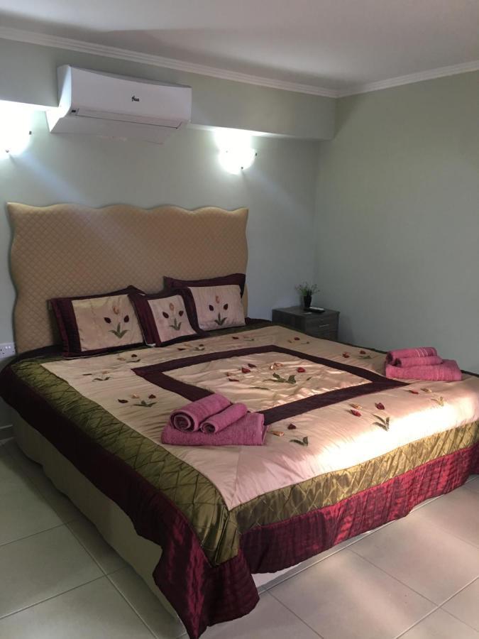 Livadia Studio Пафос Экстерьер фото